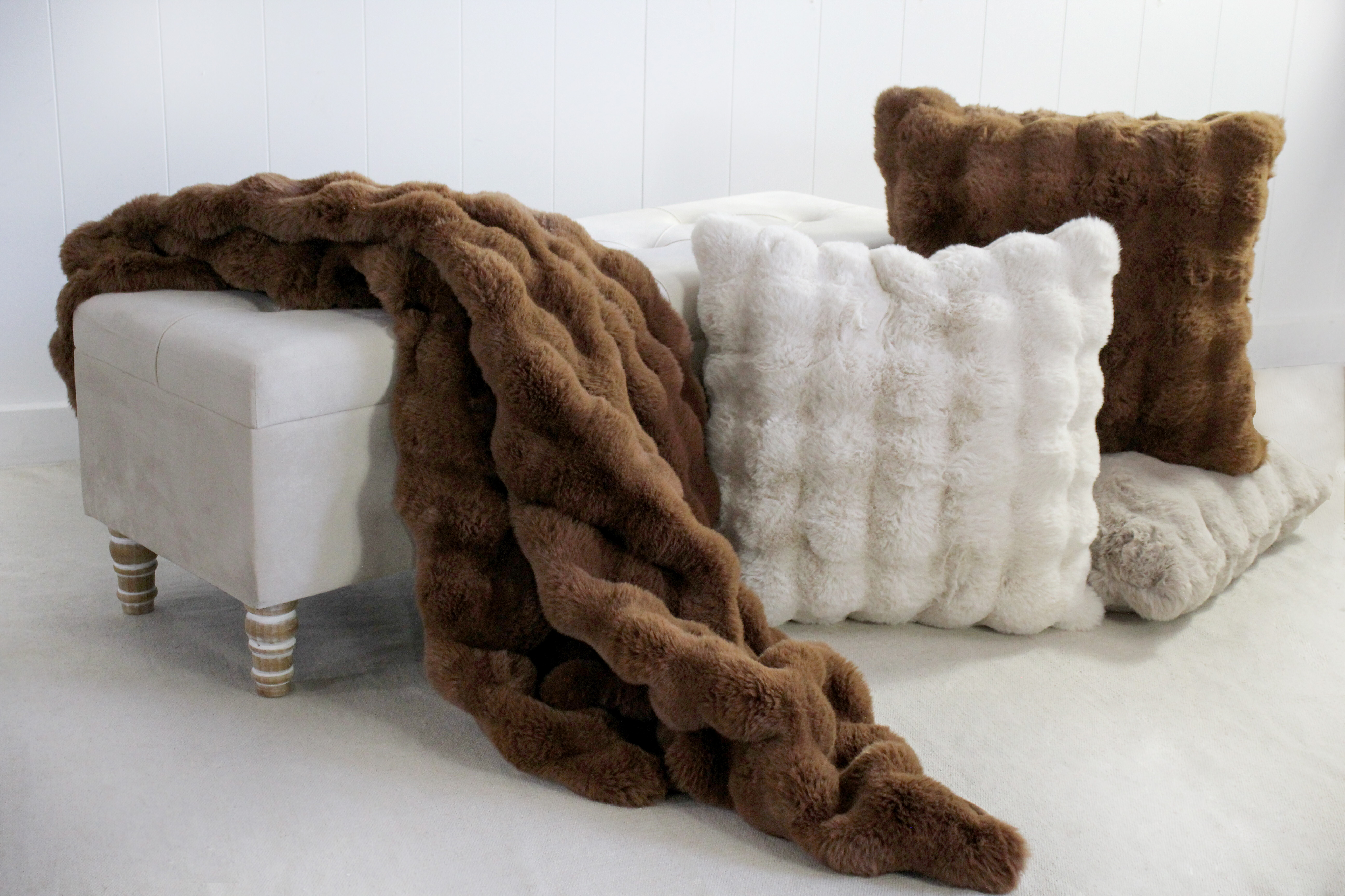 Cushion Lux Faux Fur Coco