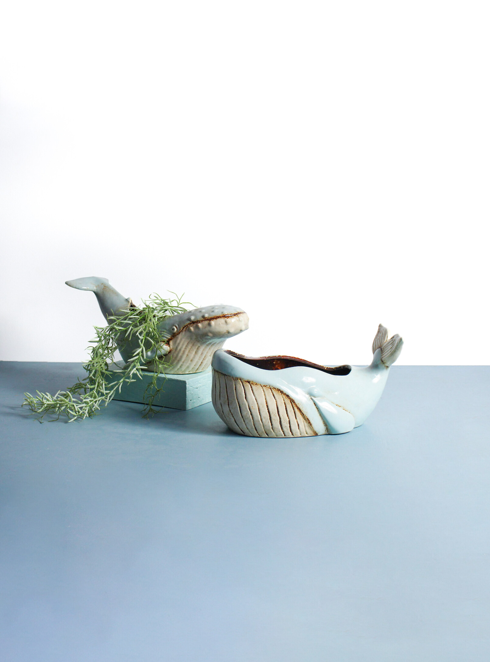 Planter Whale 34cm