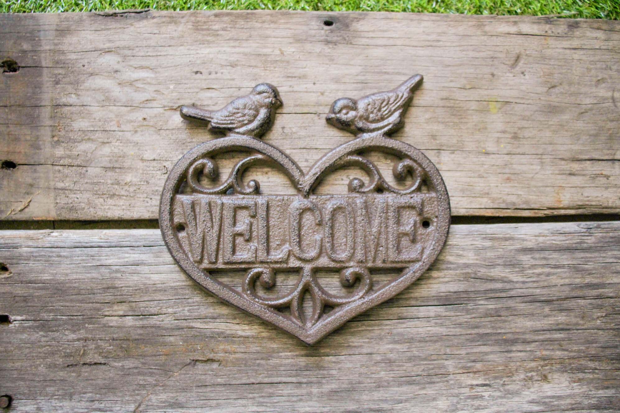 Sign Welcome Love Birds