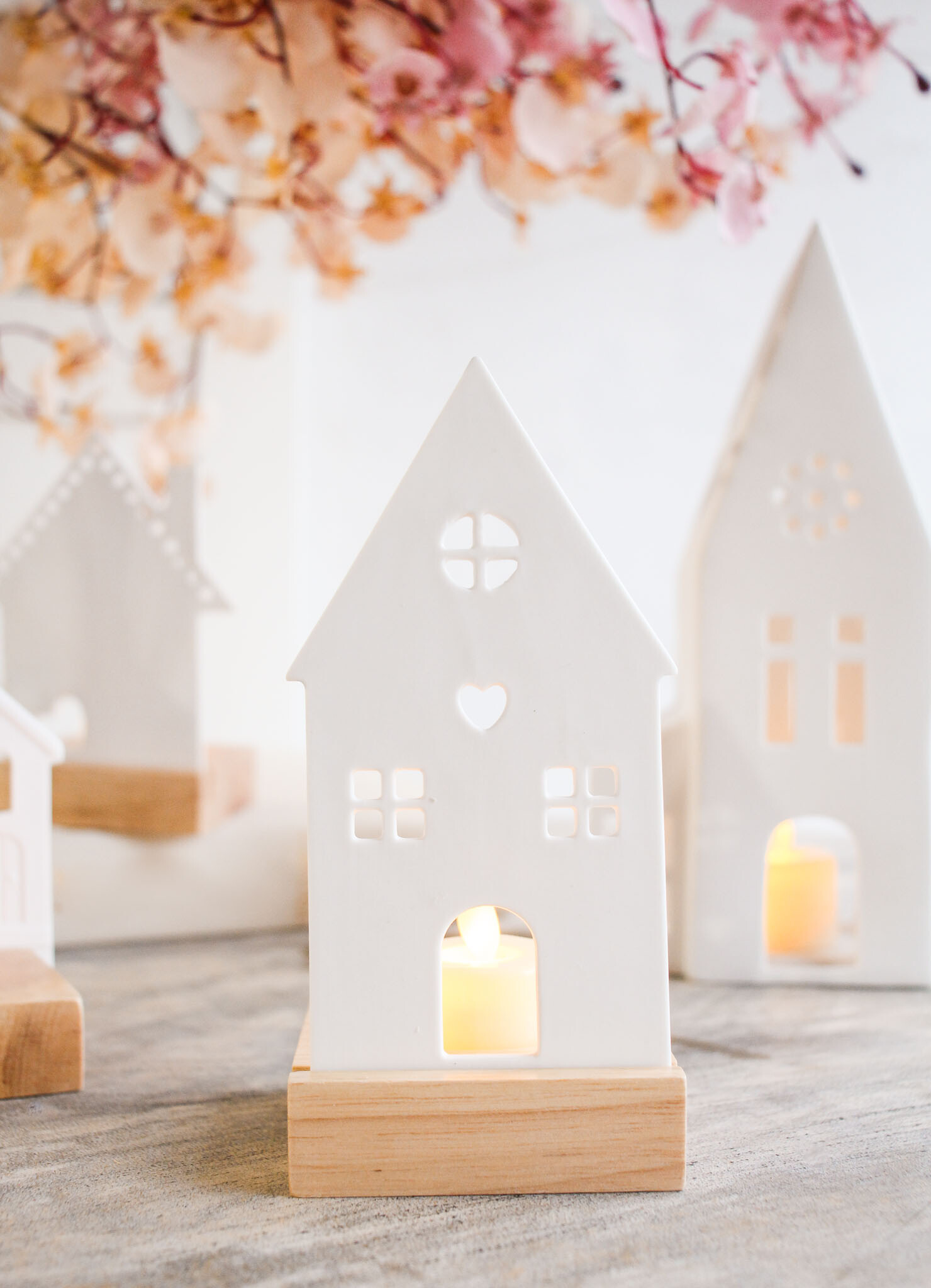 Porcelain Tealight Holder House Heart