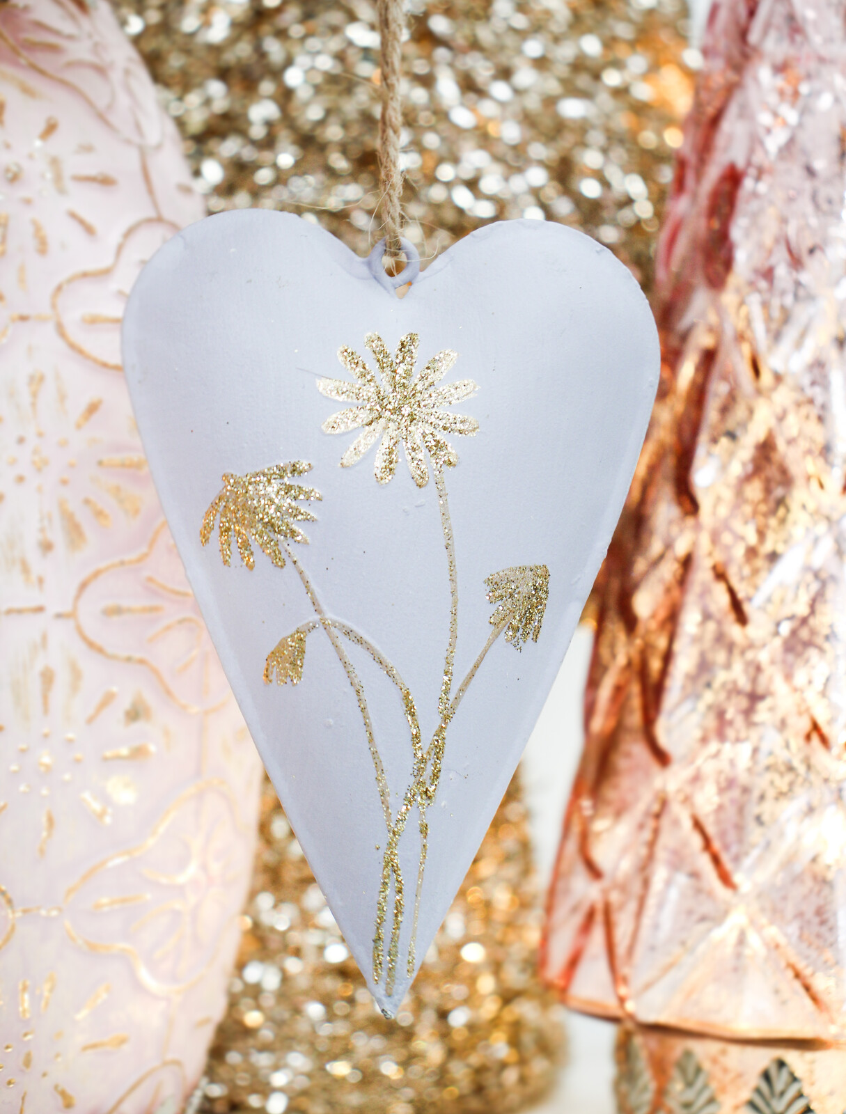 Hang Heart Botanical Lilac/ Gold