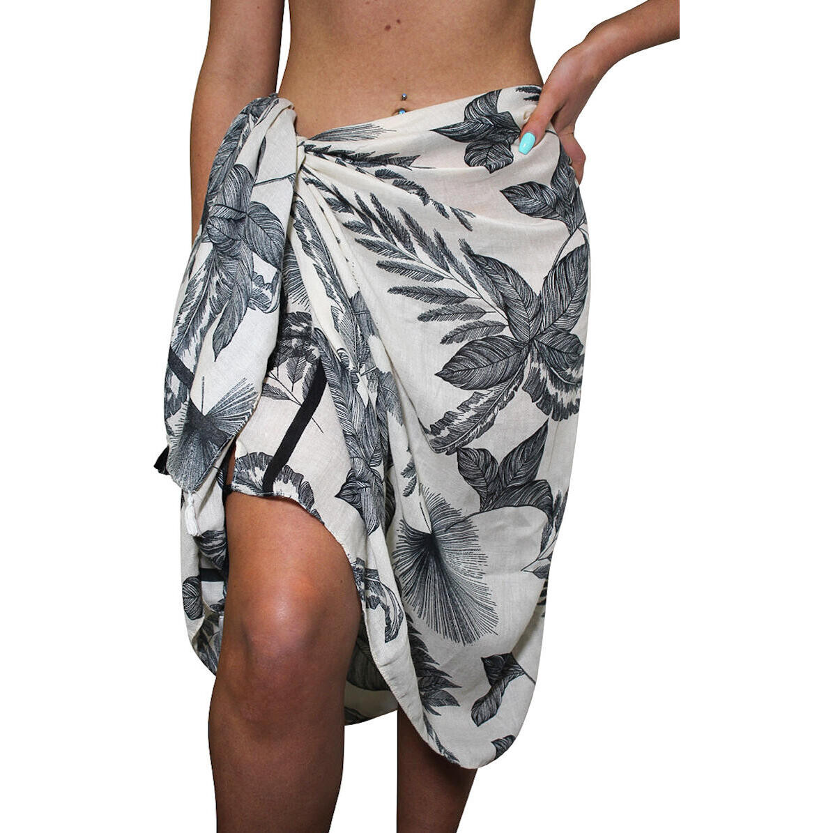 Sarong/ Scarf B/W Tropics